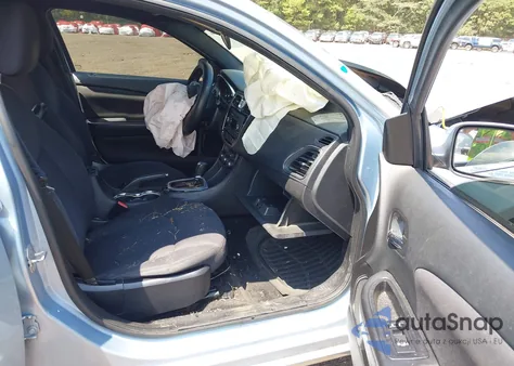 2013 Chrysler 200 Touring из США, поврежденный, VIN 1C3CCBBB4DN584365